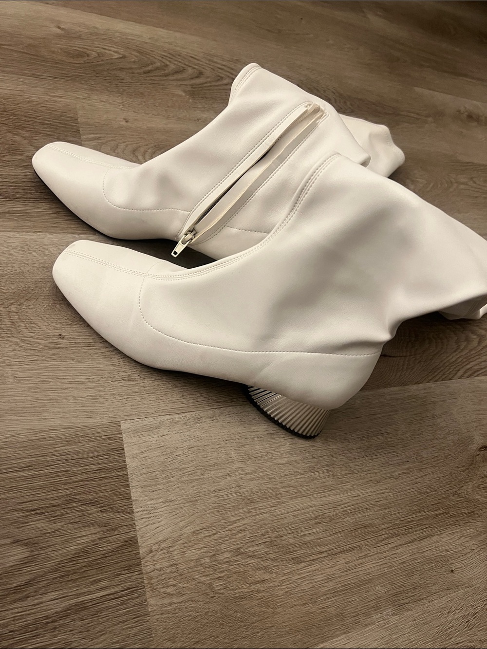 Katy Perry Collections White Over-the-Knee Boots with Sculpted Silver Heel - Picture 4 of 9
